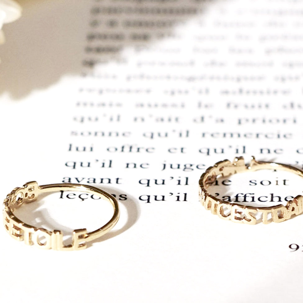 Bijoux élégants et personnalisés de Nouvel Amour, créés avec soin depuis 2007.