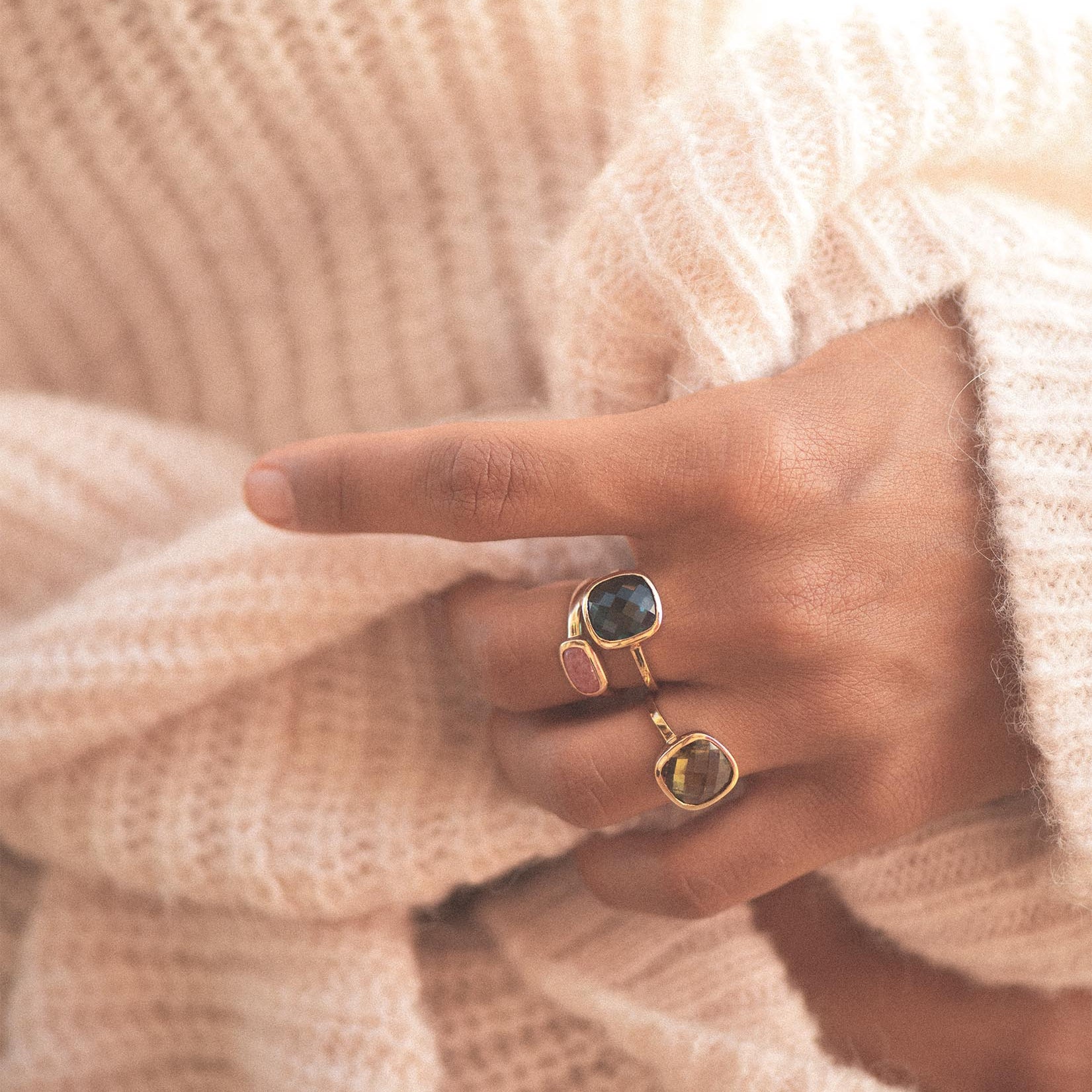 Bijoux élégants et personnalisés de Nouvel Amour, créés avec soin depuis 2007.