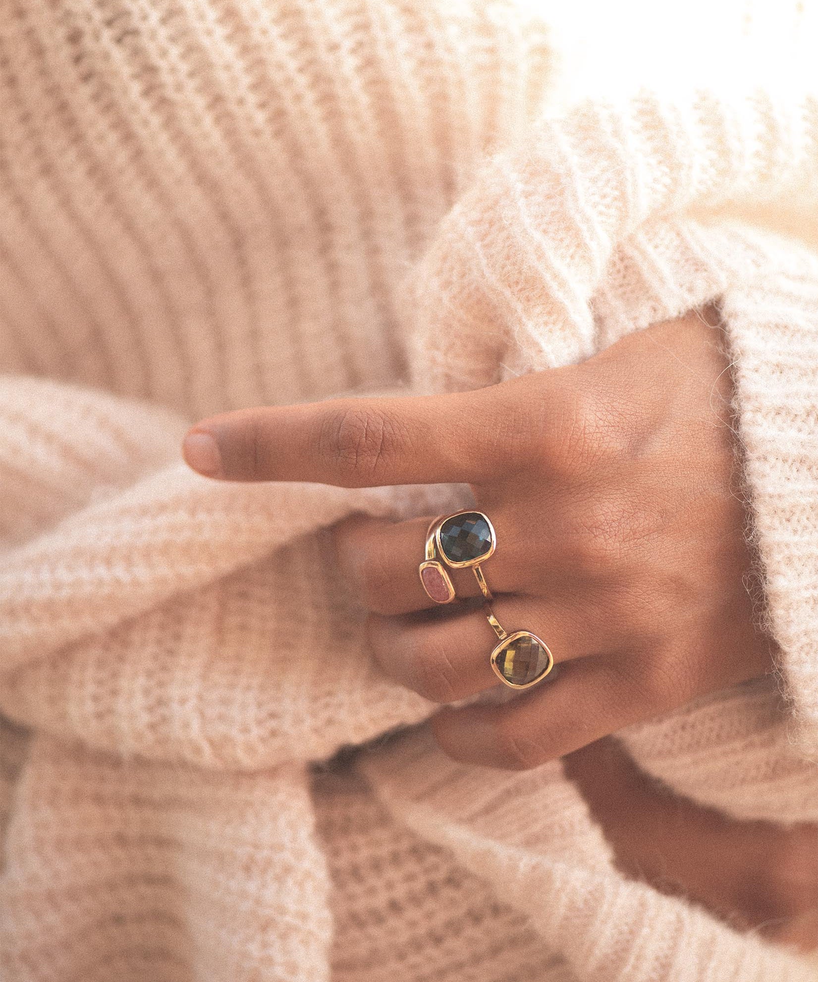 Bijoux élégants et personnalisés de Nouvel Amour, créés avec soin depuis 2007.