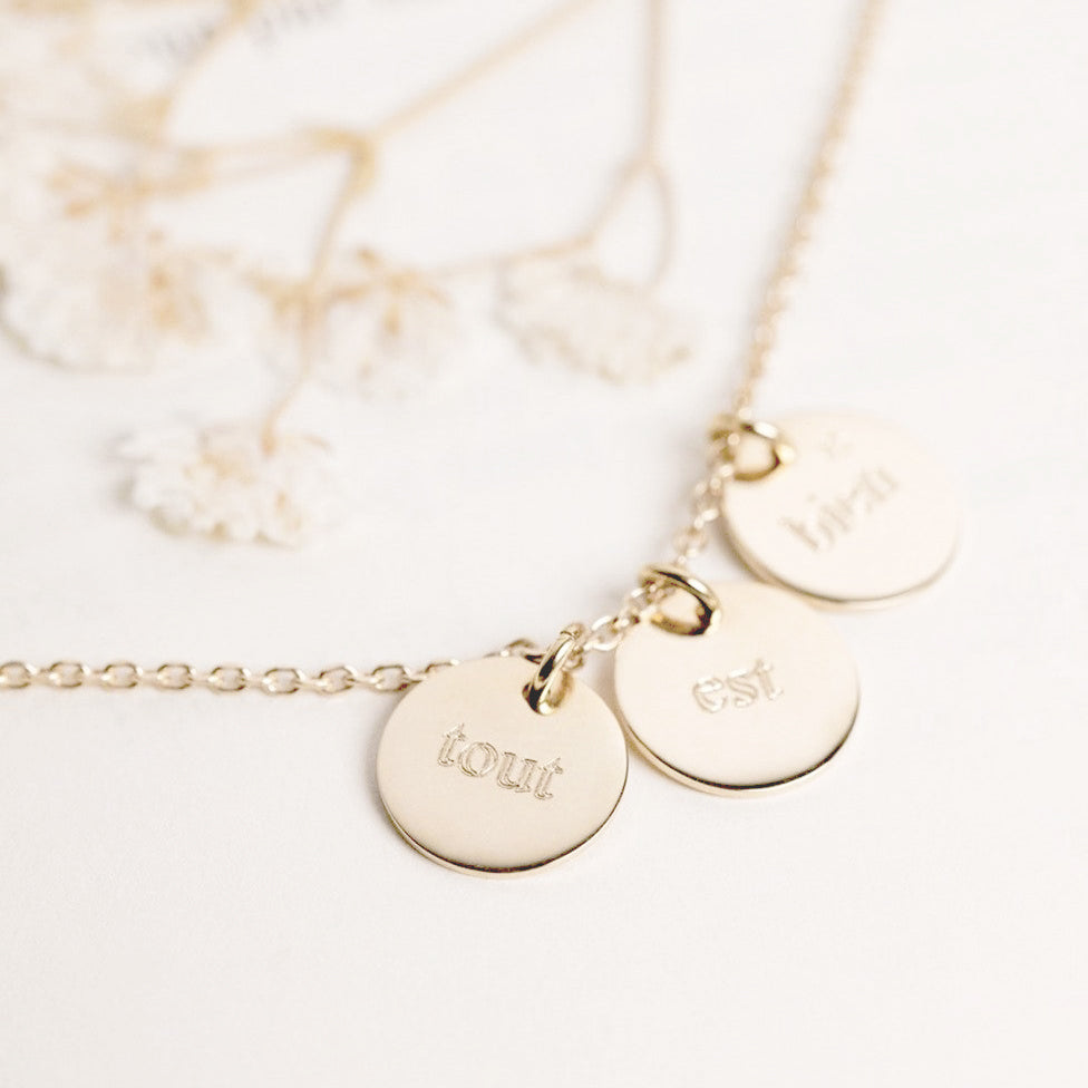 Bijoux élégants et personnalisés de Nouvel Amour, créés avec soin depuis 2007.