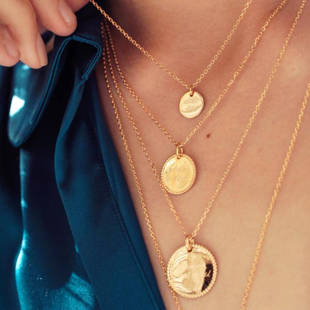Bijoux raffinés et intemporels, fabriqués à la main par Nouvel Amour.