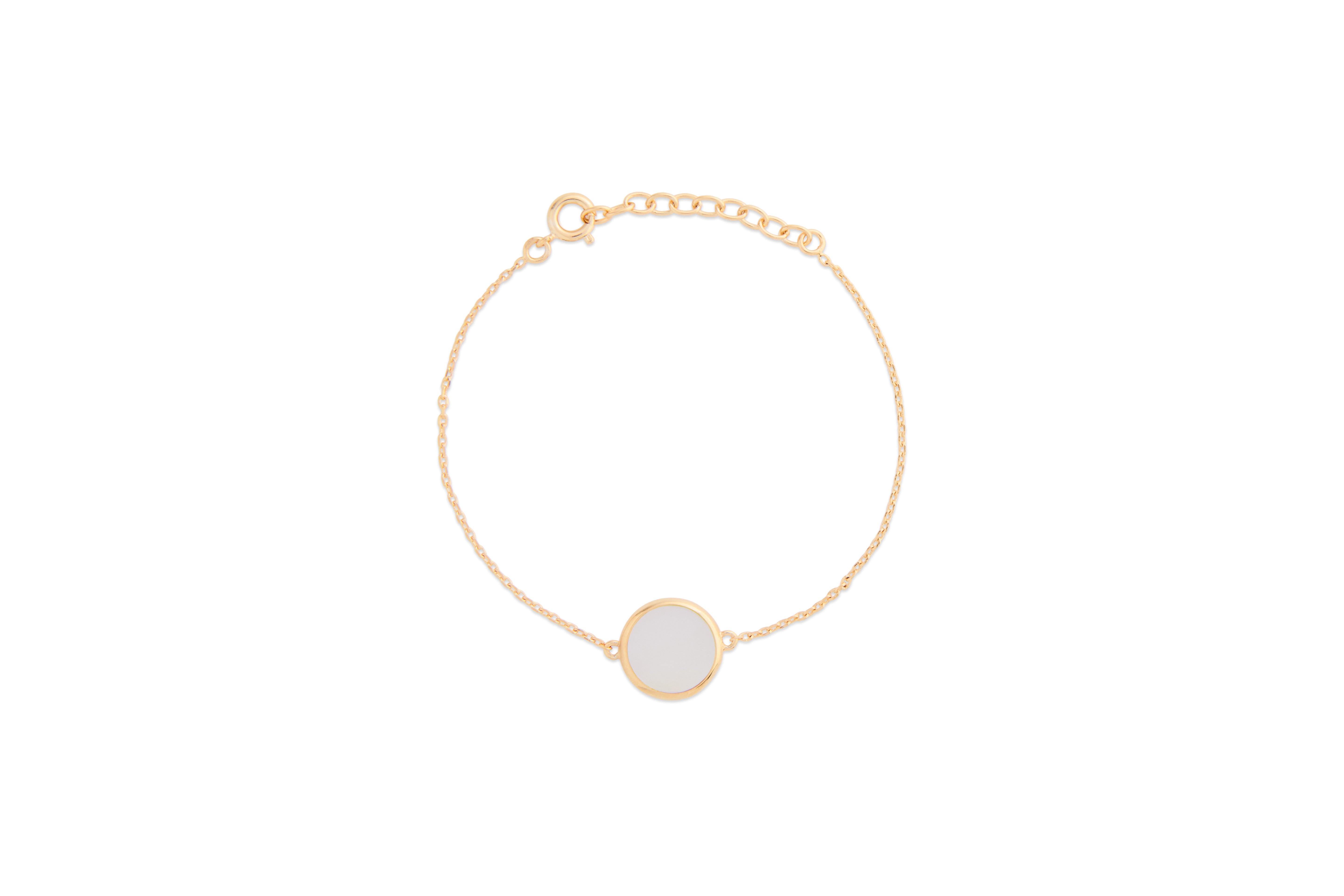 Bijoux raffinés et intemporels, fabriqués à la main par Nouvel Amour.