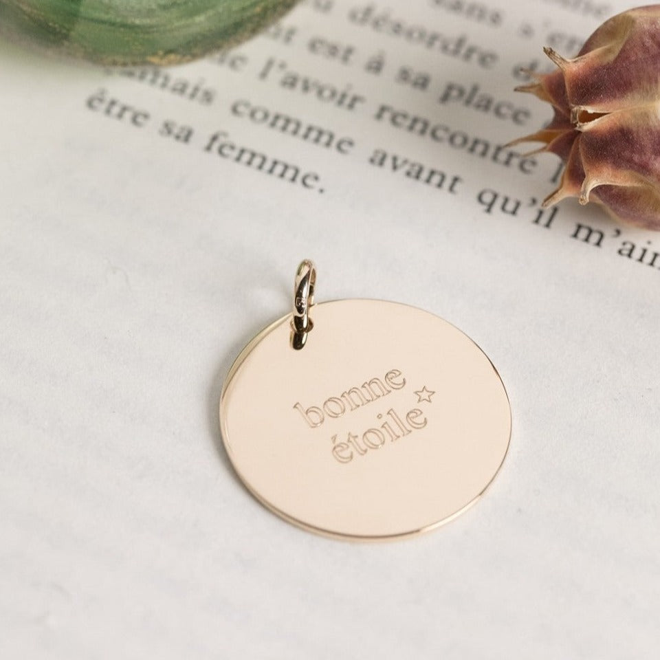 Bijoux élégants et personnalisés de Nouvel Amour, créés avec soin depuis 2007.
