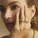 Bijoux raffinés et intemporels, fabriqués à la main par Nouvel Amour.