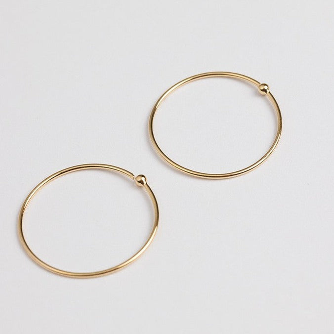 Bijoux raffinés et intemporels, fabriqués à la main par Nouvel Amour.