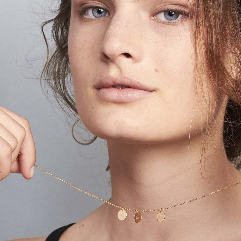 Bijoux raffinés et intemporels, fabriqués à la main par Nouvel Amour.