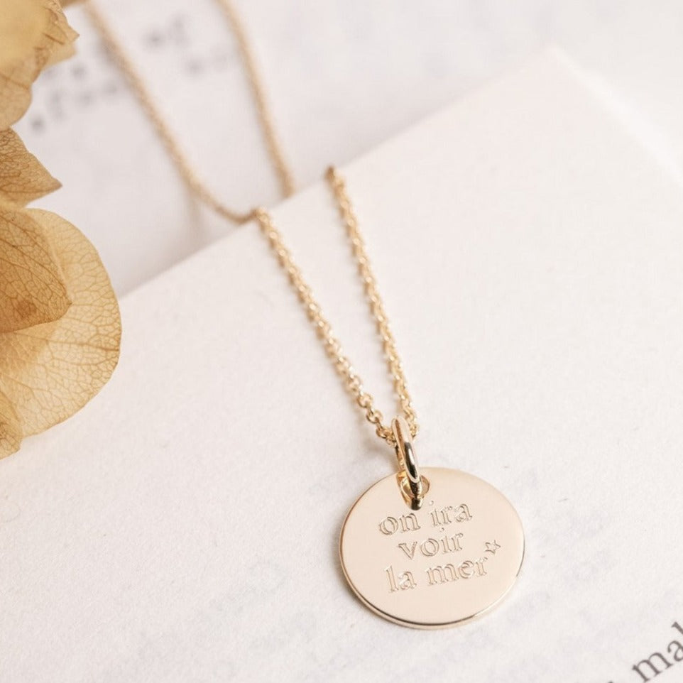 Bijoux raffinés et intemporels, fabriqués à la main par Nouvel Amour.