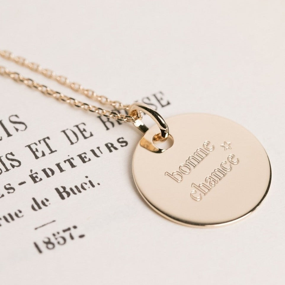 Bijoux raffinés et intemporels, fabriqués à la main par Nouvel Amour.