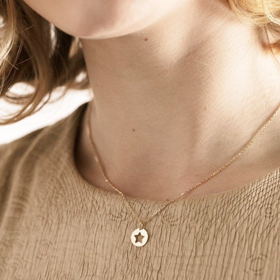 Bijoux raffinés et intemporels, fabriqués à la main par Nouvel Amour.