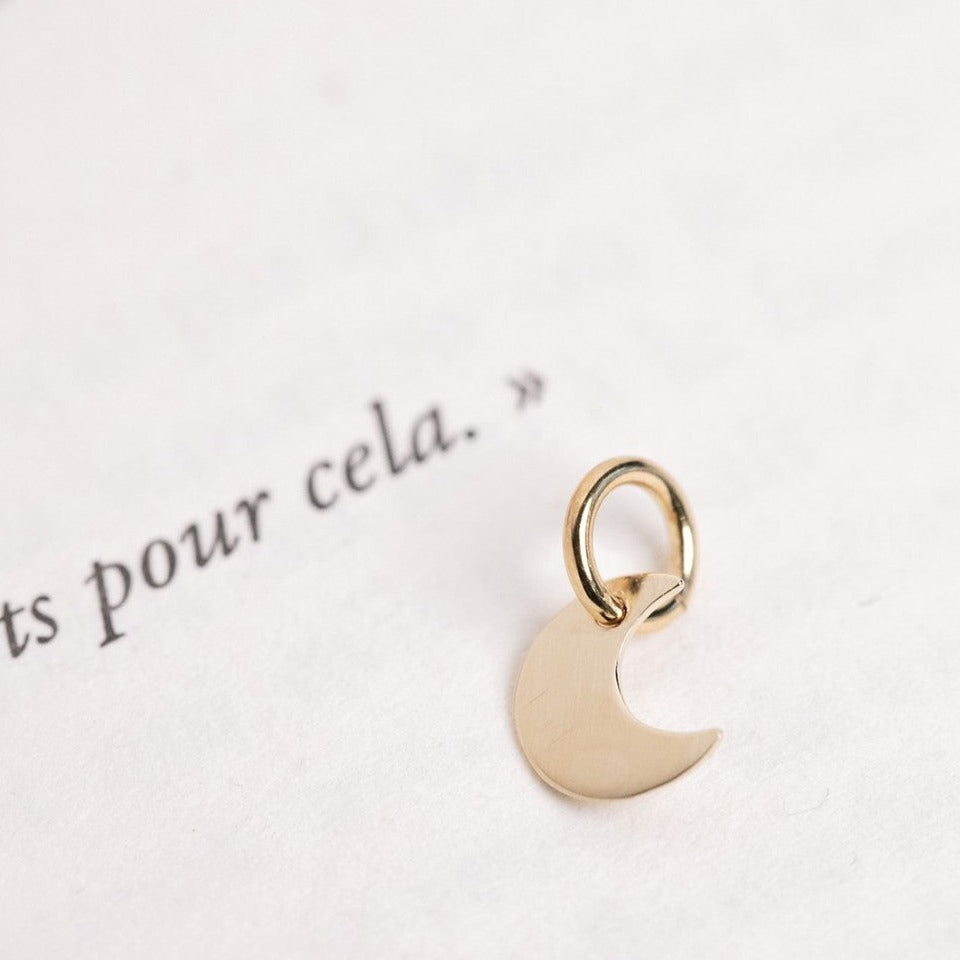 Bijoux raffinés et intemporels, fabriqués à la main par Nouvel Amour.