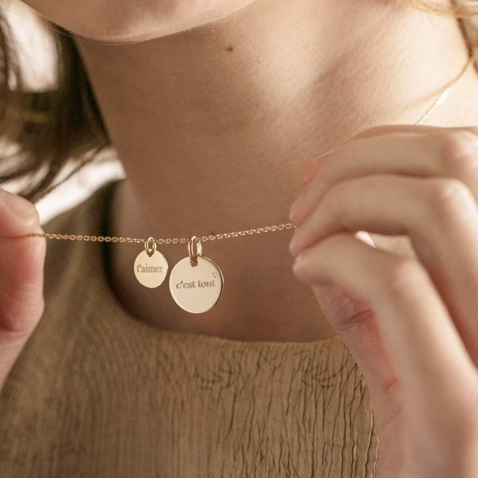 Bijoux raffinés et intemporels, fabriqués à la main par Nouvel Amour.